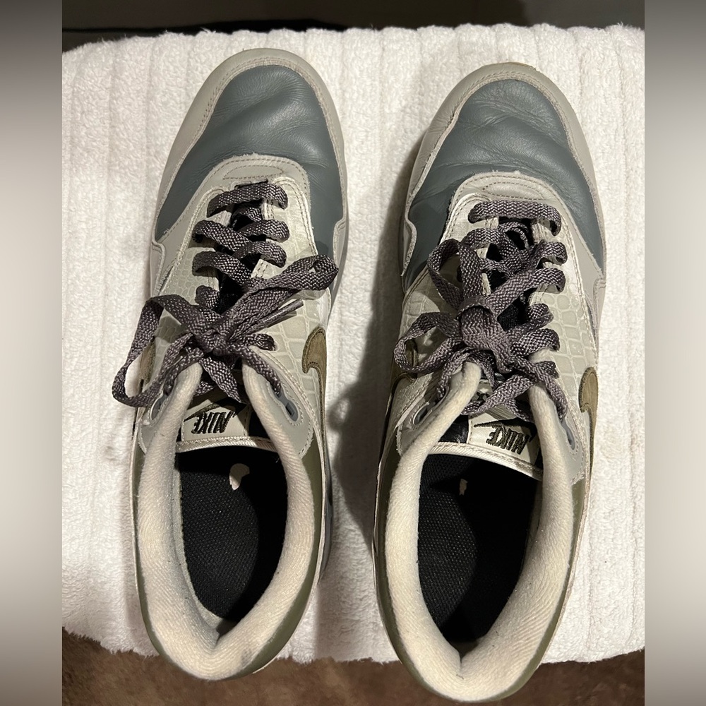 Nile Air Max Men’s Sneakers